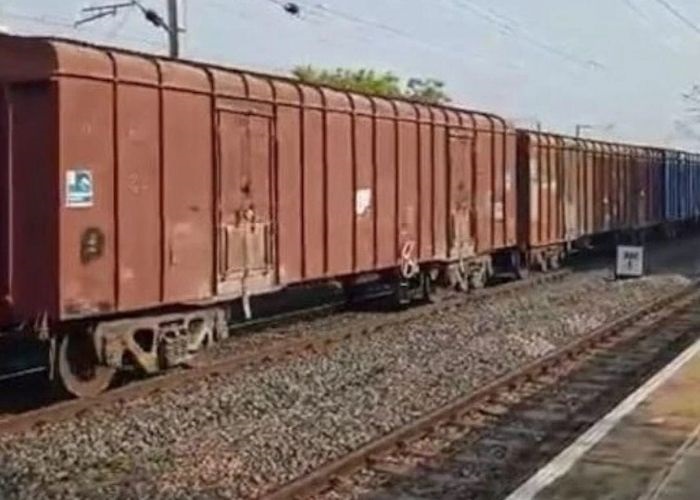 Jhansi News Goods Train Derailed 1